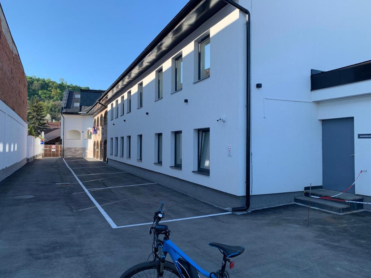 M70 Apartmanhaz Miskolc Luaran gambar