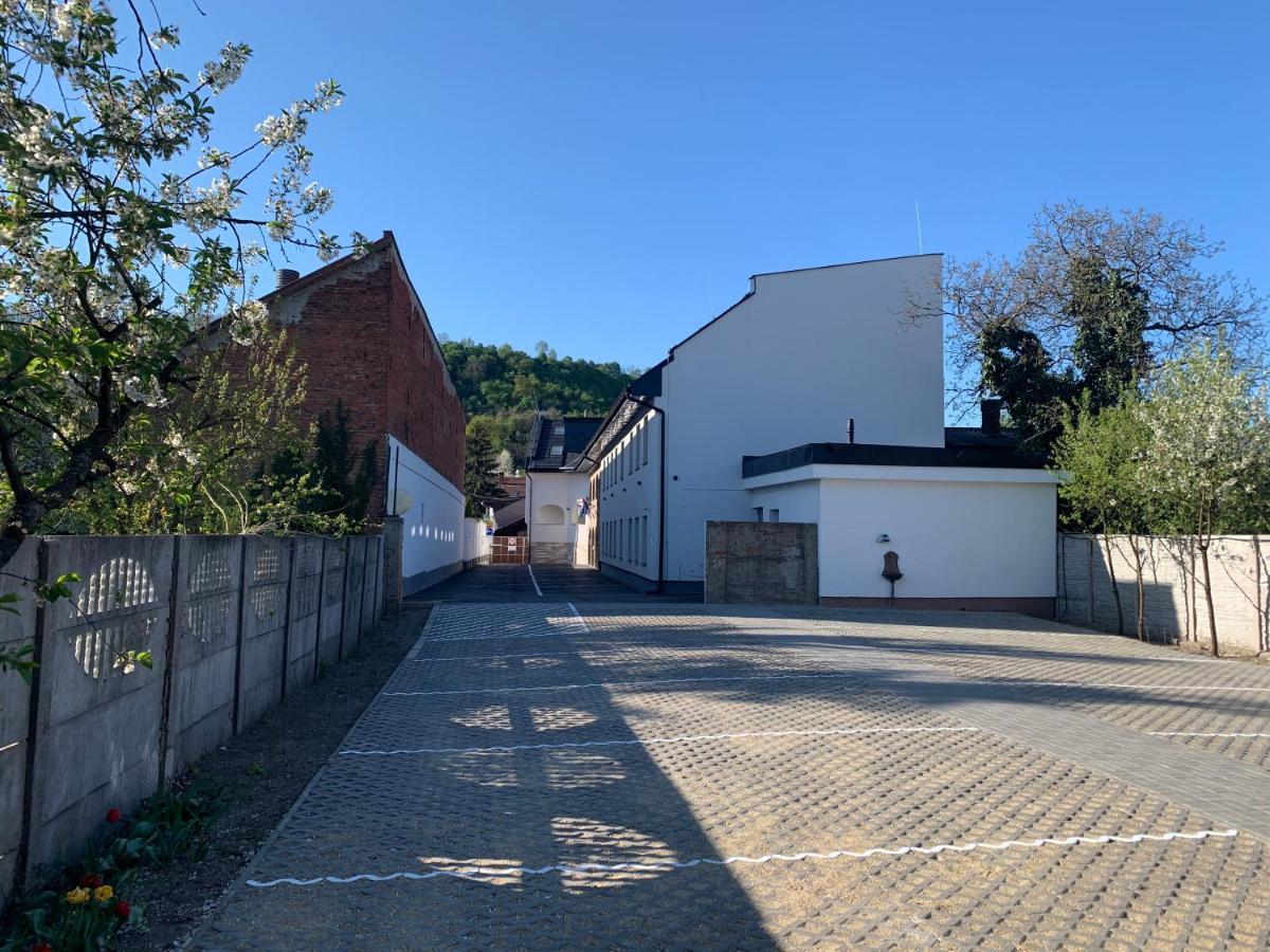 M70 Apartmanhaz Miskolc Luaran gambar